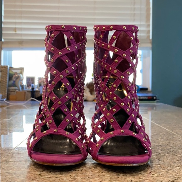 Scene Weaver Pink/purple heels with gold studs - Picture 3 of 9